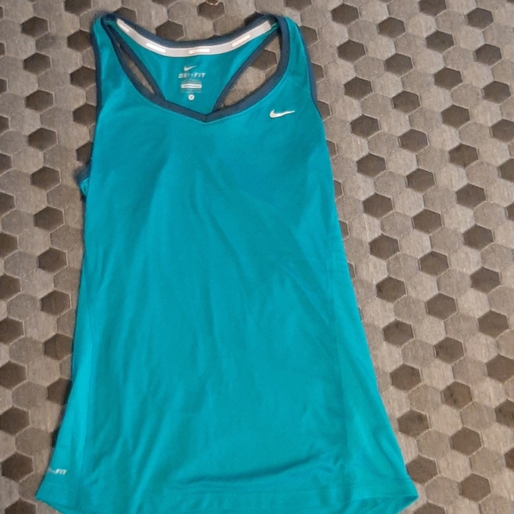 Nike Tops - **CLOSET CLEAR OUT** Nike dry fit work out tank
